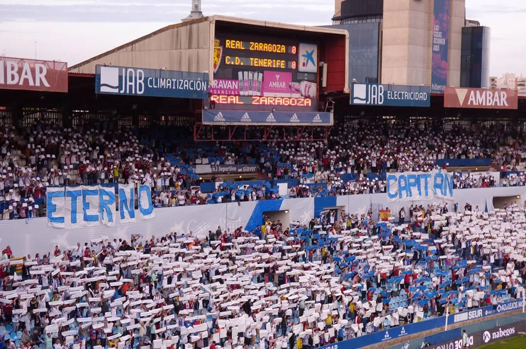 Los aficionados blanquillos siguen cumpliendo a&ntilde;o tras a&ntilde;o y conf&iacute;an en que este sea el del ascenso. Fotograf&iacute;a: Laura Trives.