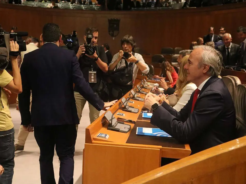 El viernes termina la ronda de contactos para la investidura de Azc&oacute;n, con la campa&ntilde;a de las generales ya en marcha