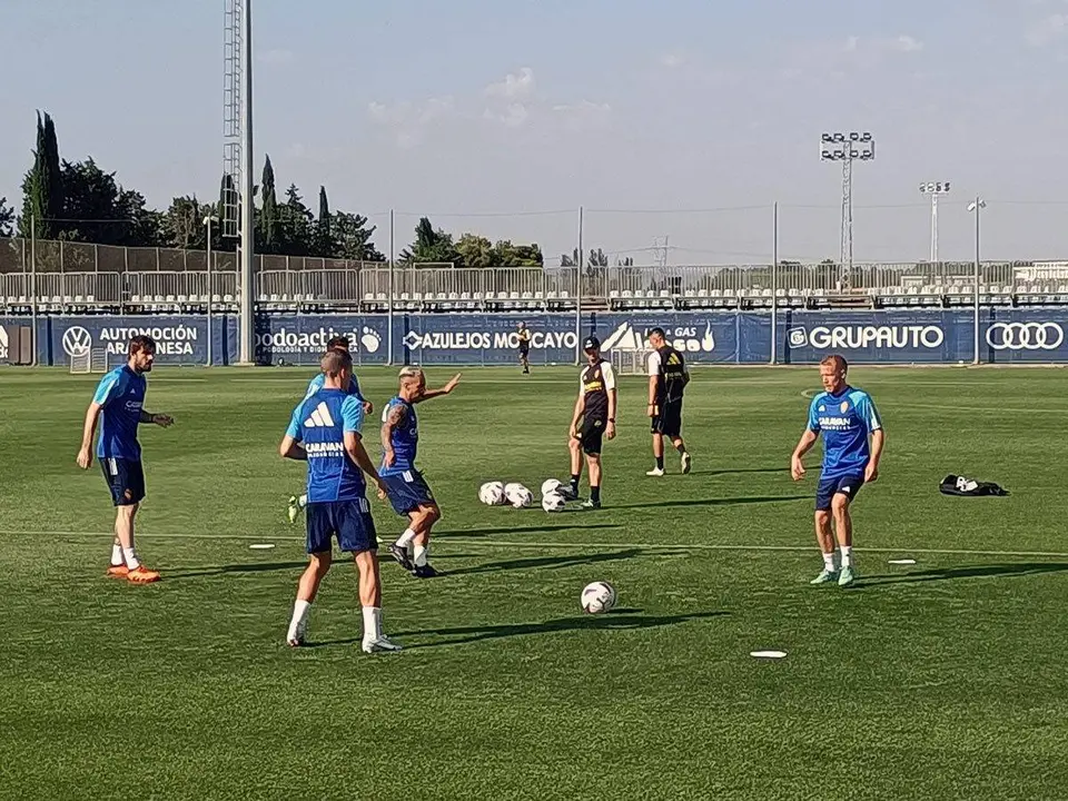 La sesi&oacute;n matinal en la Ciudad Deportiva ha dado comienzo con ejercicios de gimnasio