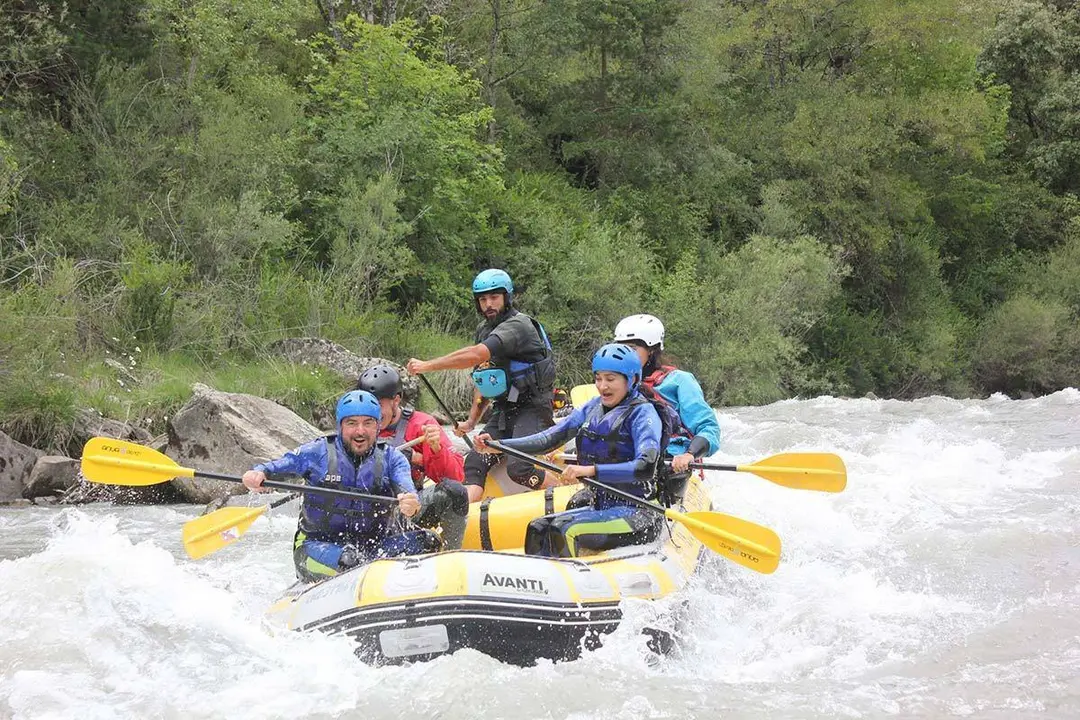 Rafting en el r&iacute;o &Eacute;sera