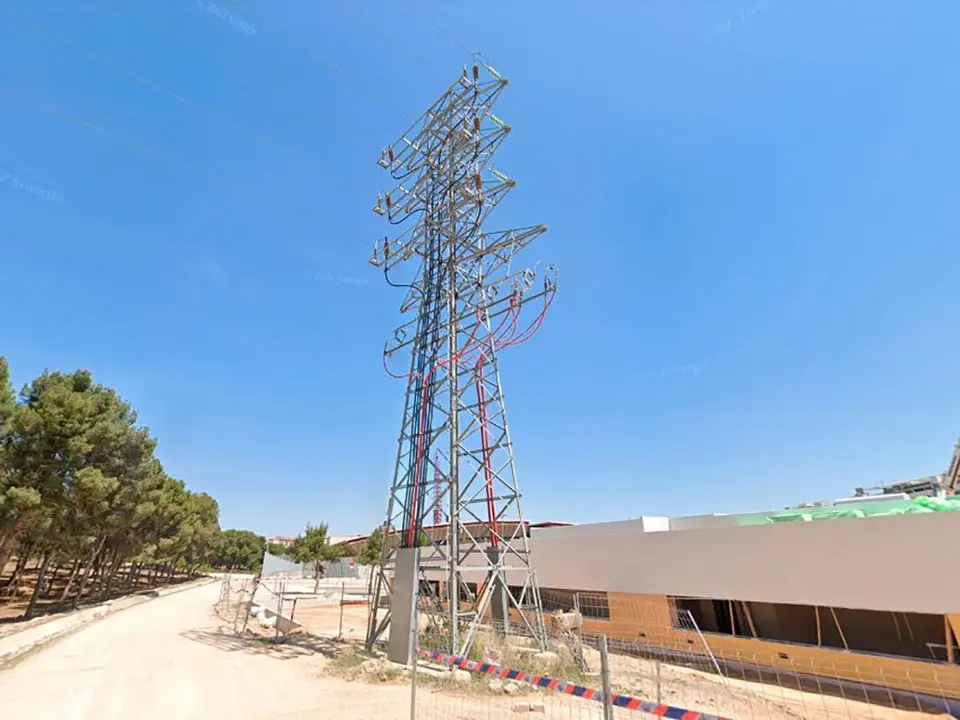 L&iacute;neas el&eacute;ctricas Parque Venecia