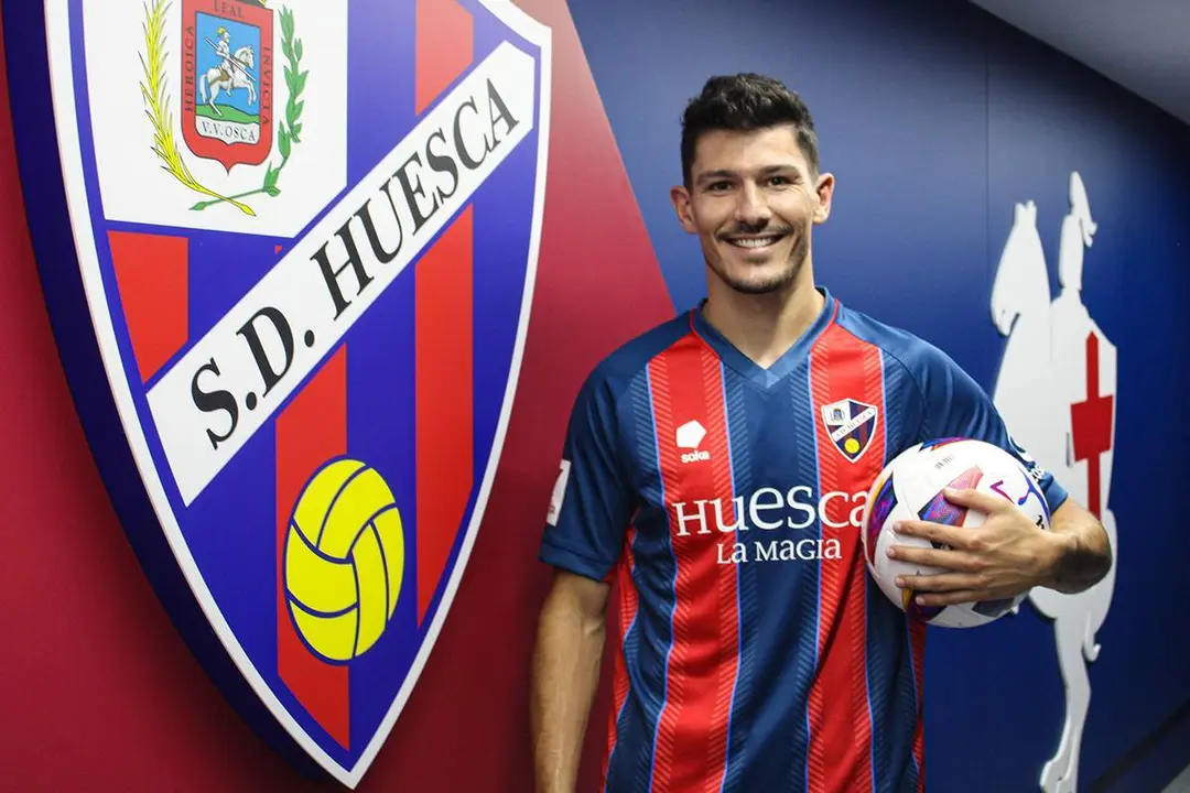 Loureiro llega a la S.D. Huesca por dos a&ntilde;os m&aacute;s uno opcional seg&uacute;n objetivos. Fotograf&iacute;a: S.D. Huesca.