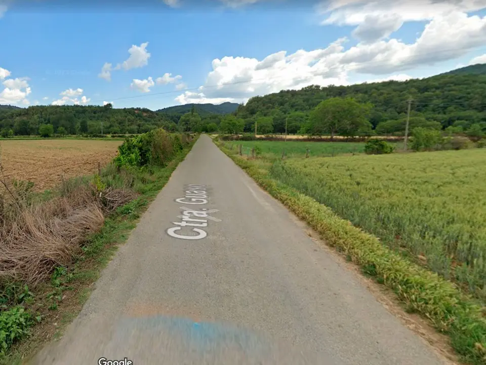 El veh&iacute;culo volc&oacute; en la carretera de Margudgued