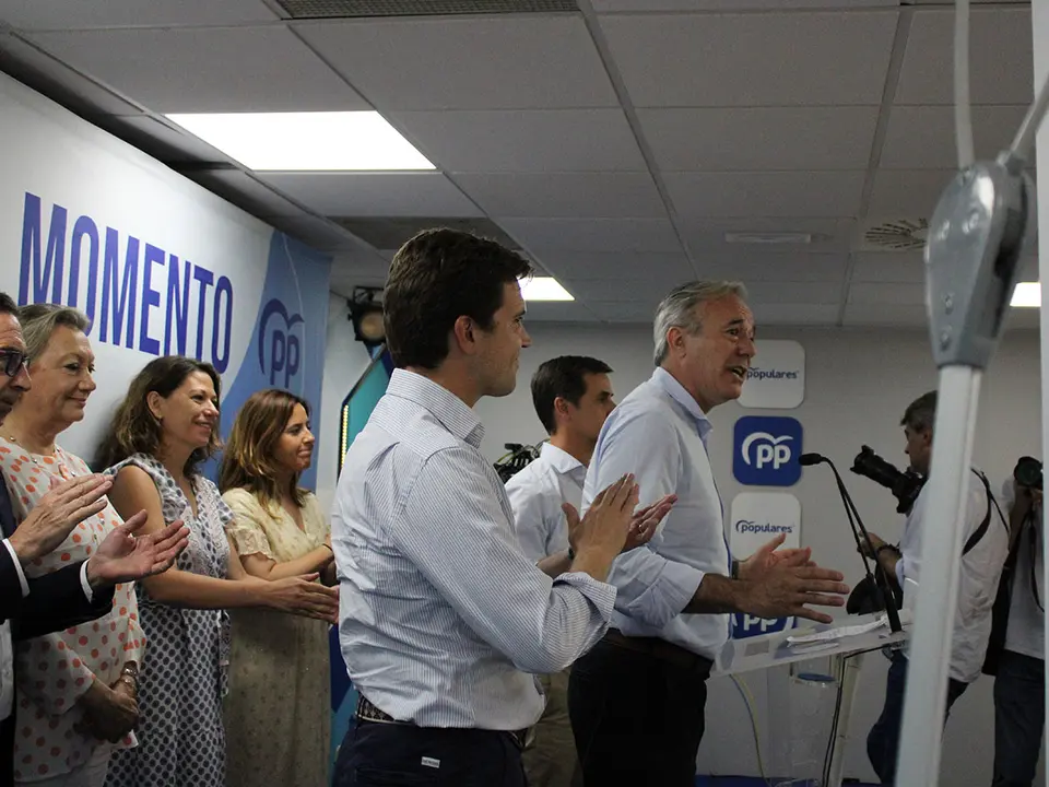 Azc&oacute;n ha anunciado que se pondr&aacute; "a trabajar" desde este lunes para resolver la investidura