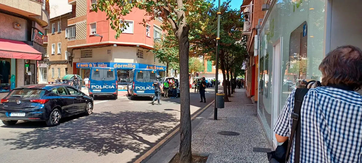 El autor de los hechos se ha dado a la fuga y la Polic&iacute;a Nacional lo est&aacute; buscando 