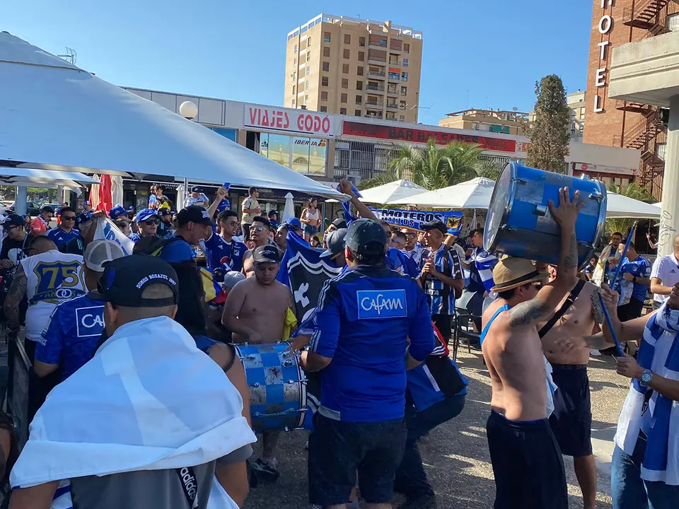 Cientos y cientos de aficionados de uno de los clubs m&aacute;s laureados del f&uacute;tbol colombiano han llegado a Zaragoza desde distintos puntos de Espa&ntilde;a.