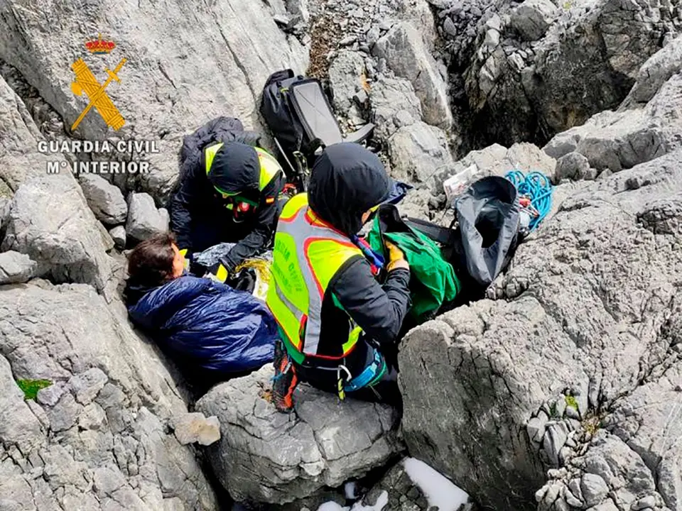 Rescate de la Guardia Civil de Monta&ntilde;a