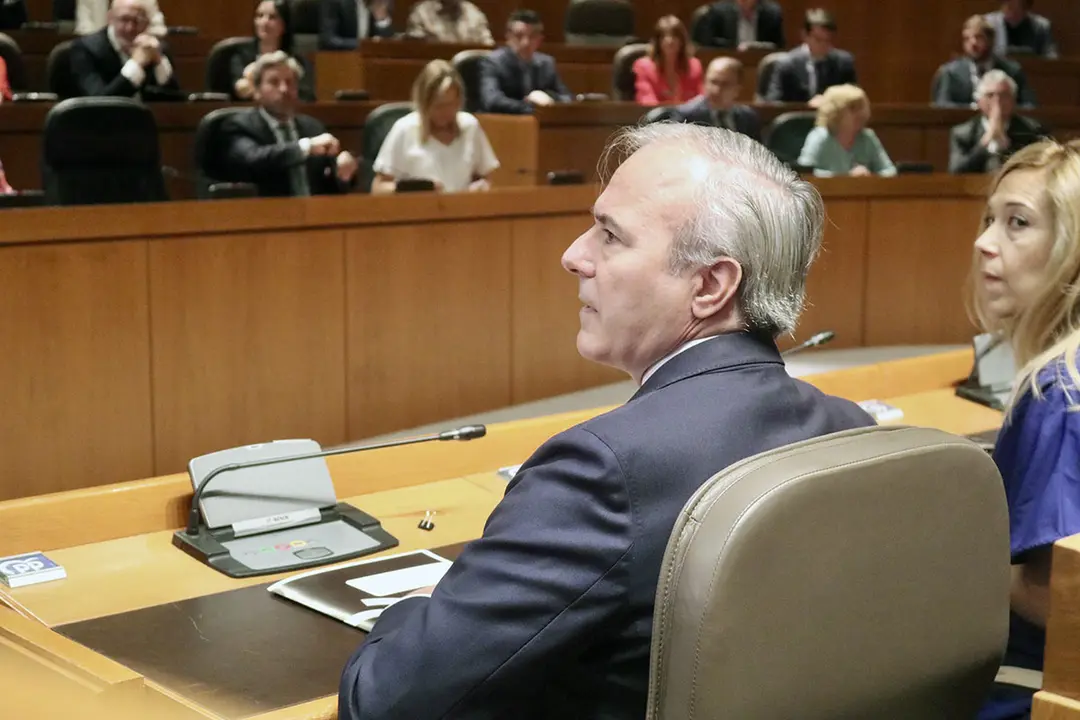 Azc&oacute;n ha pronunciado su discurso durante algo menos de hora y media