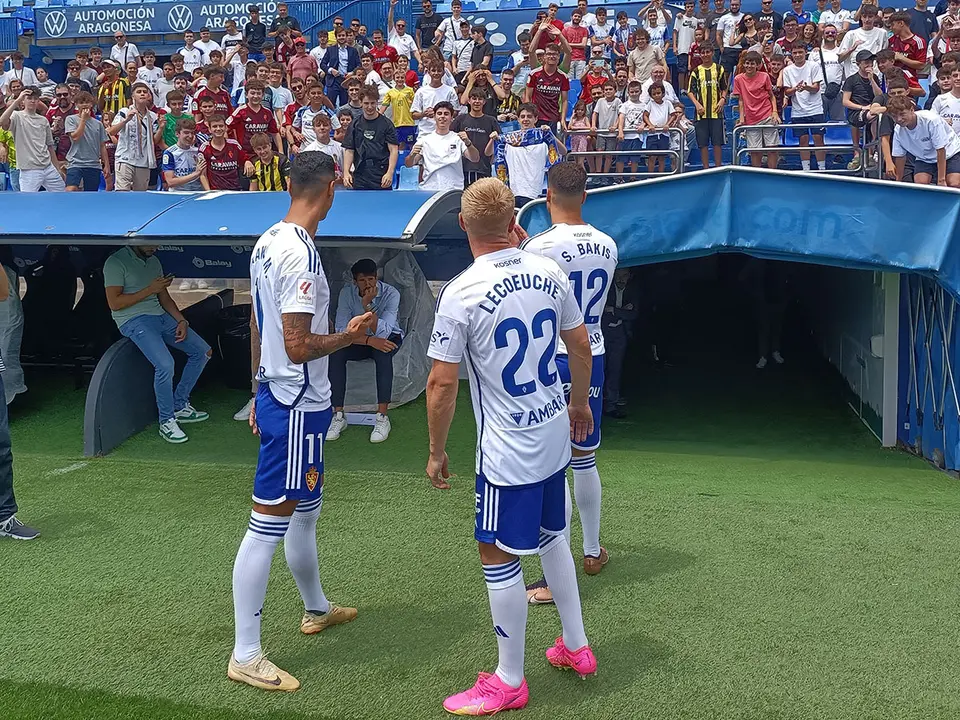 Presentaci&oacute;n zaragocista en La Romareda