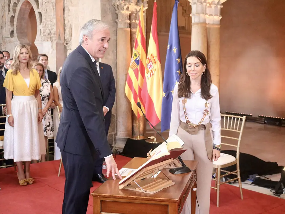 Azc&oacute;n en el momento de tomar posesi&oacute;n