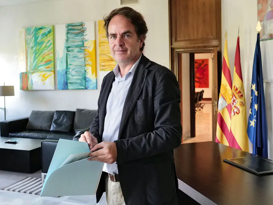 El consejero ha respondido a la carta de Lamb&aacute;n, donde aseguraba que PP y Vox iban a tratar de borrar su legado. Foto: Gobierno de Arag&oacute;n