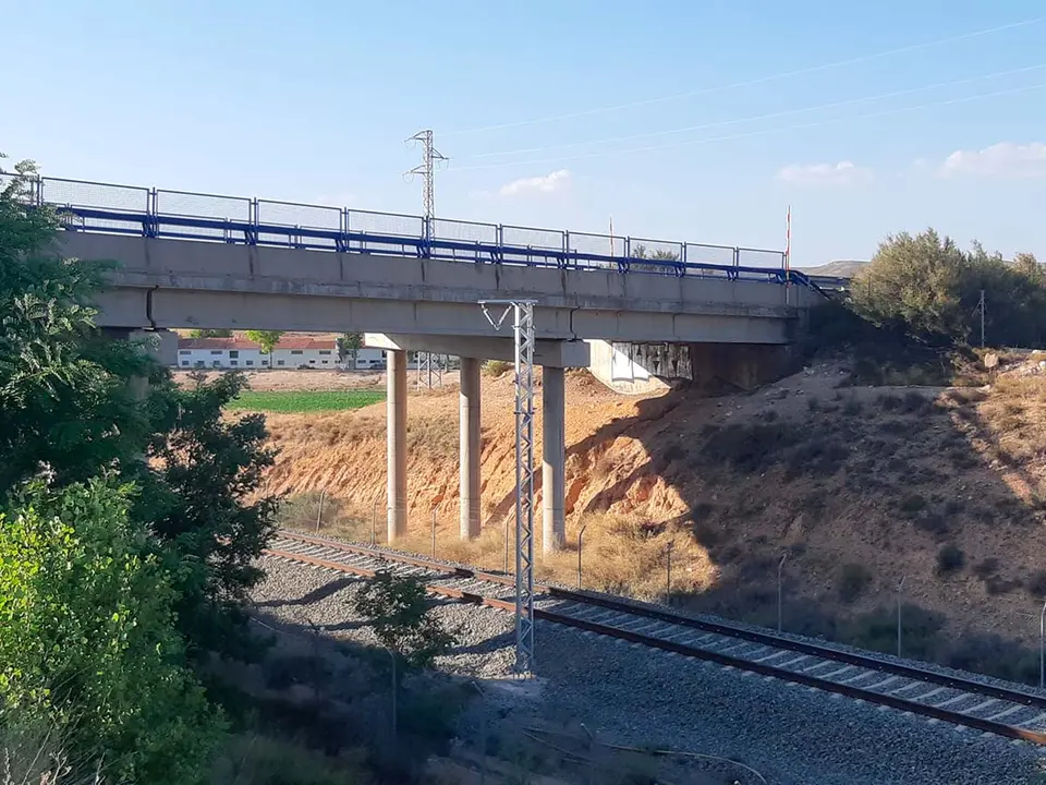 L&iacute;nea de ferrocarril entre Teruel y Zaragoza 