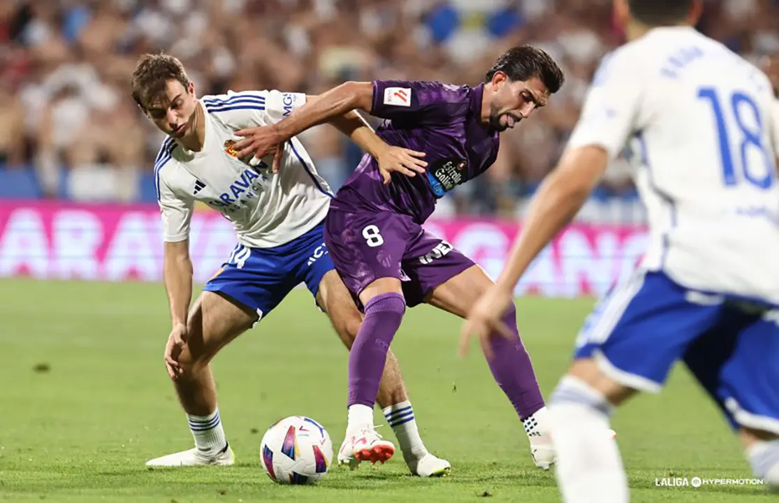 De esta forma, al menos Escrib&aacute; s&iacute; que tendr&aacute; con certeza a Az&oacute;n, Franc&eacute;s, Luna y Valera para el choque ante el Eldense. Fotograf&iacute;a: LaLiga Hypermotion.