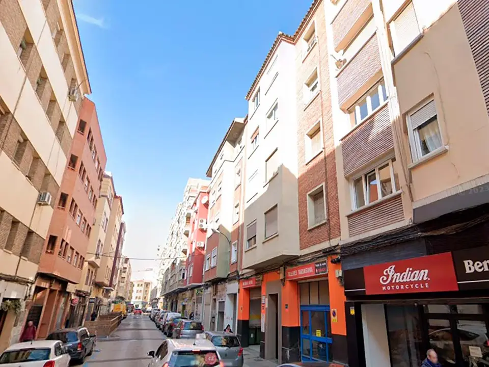Hundimiento techo piso calle Tarragona 26