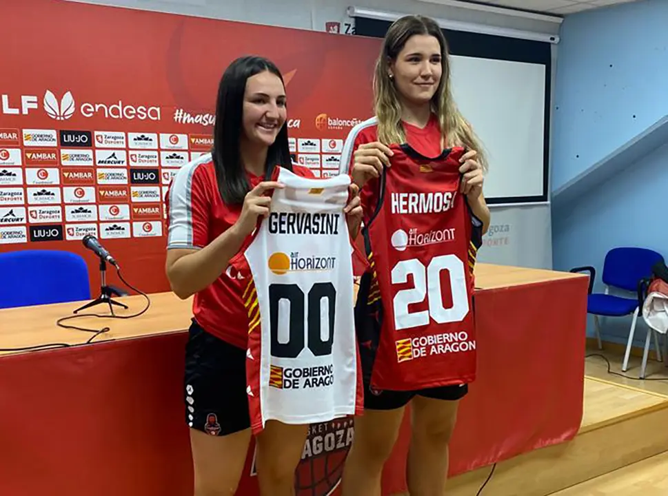 Ambas jugadoras fueron fichadas en mayo pero han sido presentadas antes los medios este martes.
