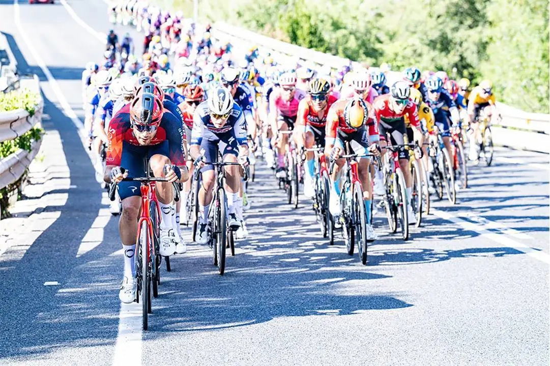 Tras traspasar Olba, el pelot&oacute;n acudir&aacute; hasta Fuentes de Rubielos. Fotograf&iacute;a: La Vuelta.