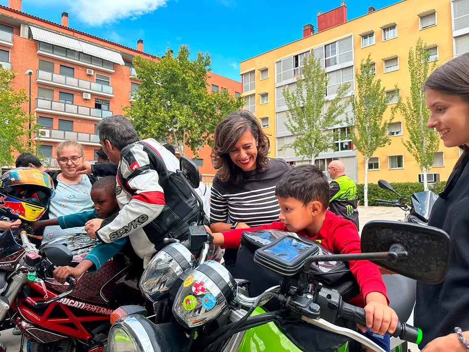 Marian Or&oacute;s en una actividad de las colonias urbanas de verano Zaragalla