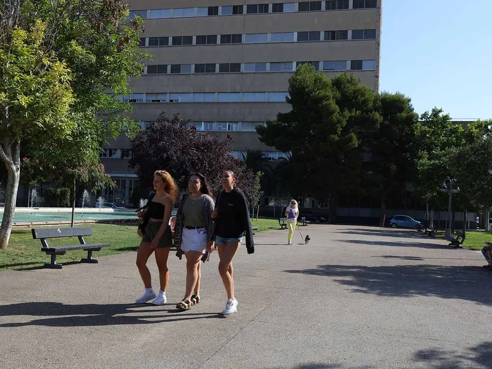 Los universitarios han sido los primeros en volver a las aulas esta ma&ntilde;ana