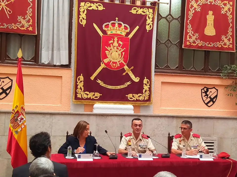 Presentaci&oacute;n del XXX Curso Internacional de Defensa en el Palacio de Capitan&iacute;a, Zaragoza