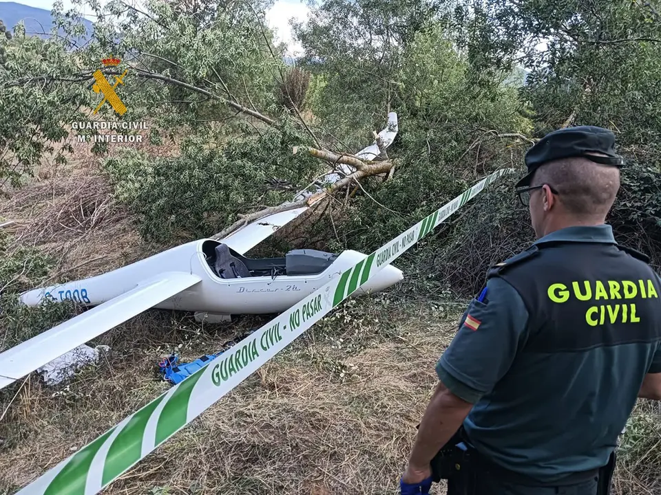 Tras la defunci&oacute;n, se ha trasladado al aer&oacute;dromo un equipo de la Polic&iacute;a Judicial de la Guardia Civil de Jaca, donde ha comenzado la investigaci&oacute;n de lo ocurrido
