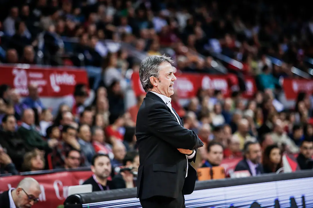 Las lesiones y la m&aacute;s que posible macha de Jovic dejan a Porfirio Fisac con escasez de efectivos. Fotograf&iacute;a: Casademont Zaragoza.