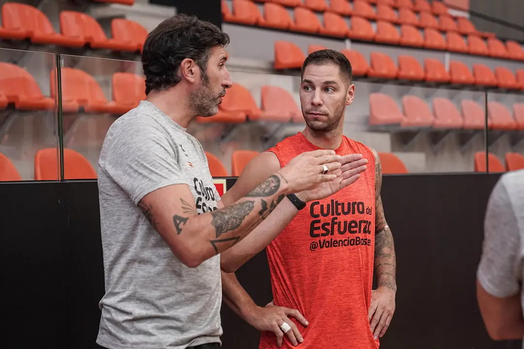 Desde este martes, Jovic ya entrena con Valencia Basket. Fotograf&iacute;a: Valencia Basket.