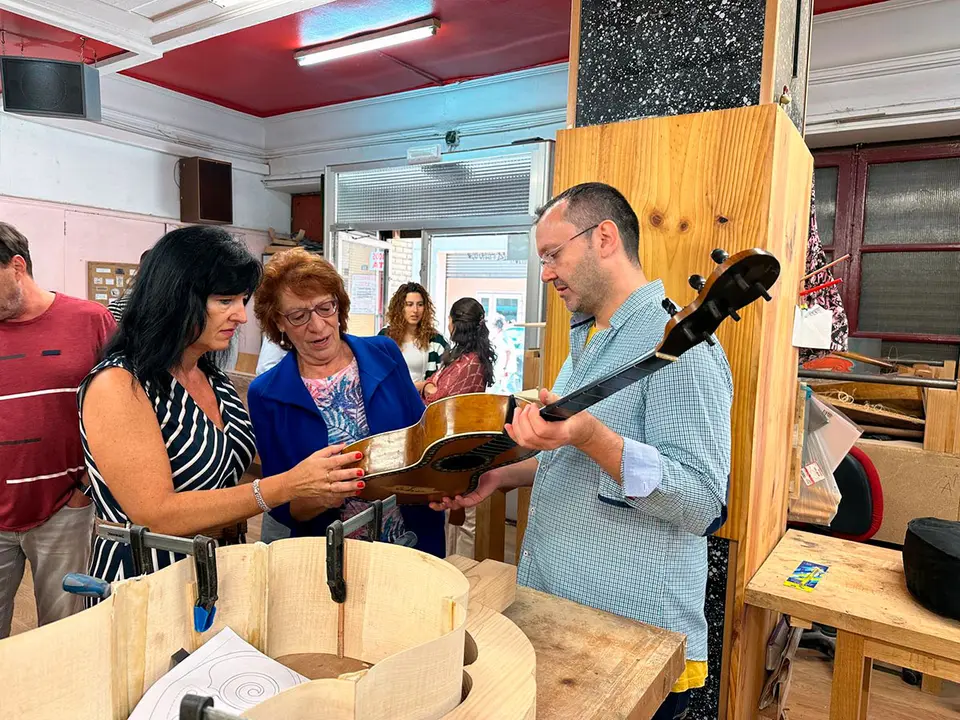 P&eacute;rez ha participado en la inauguraci&oacute;n de la actividad "Patrimonio Vivo: El arte de hacer sonar la madera"