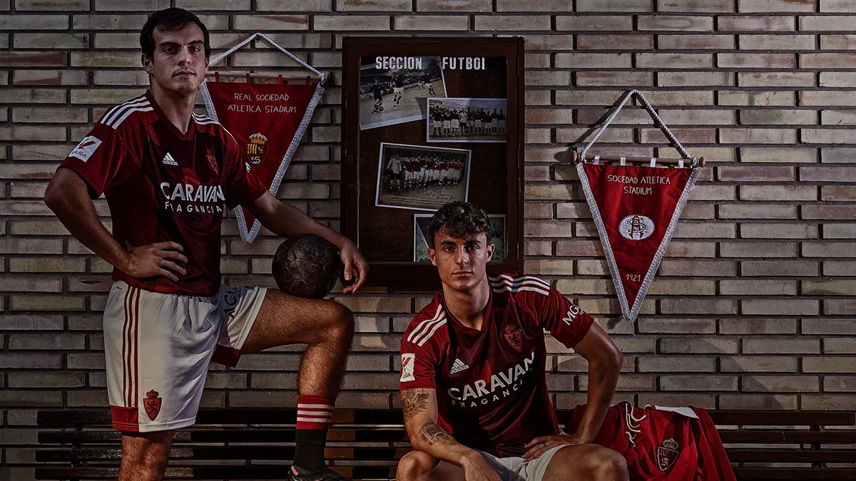 Francho y Franc&eacute;s han sido elegidos como modelos para anunciar la tercera equipaci&oacute;n. Fotograf&iacute;a: Real Zaragoza.