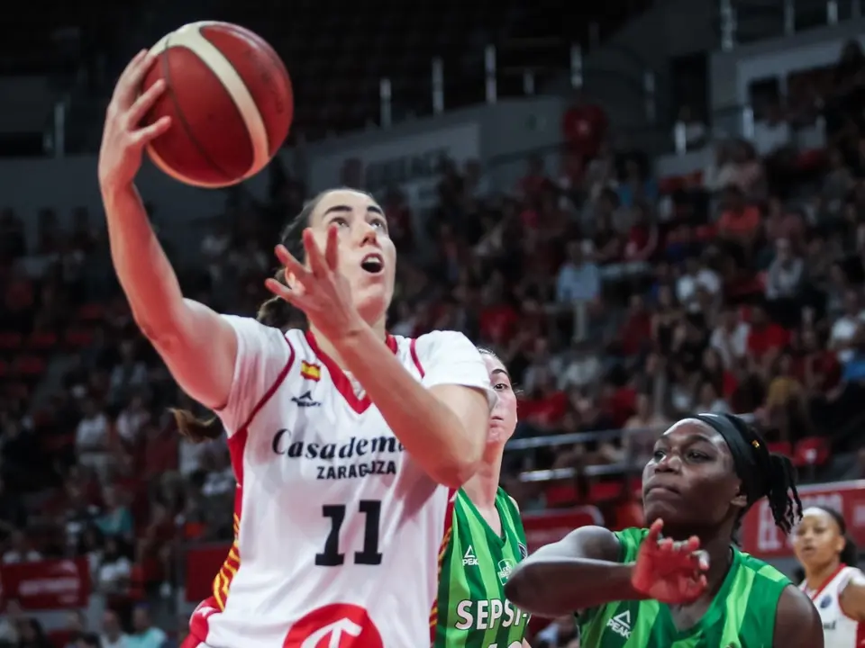 El Casademont femenino consigue la primera victoria en Euroliga ante el ACS Sepsi