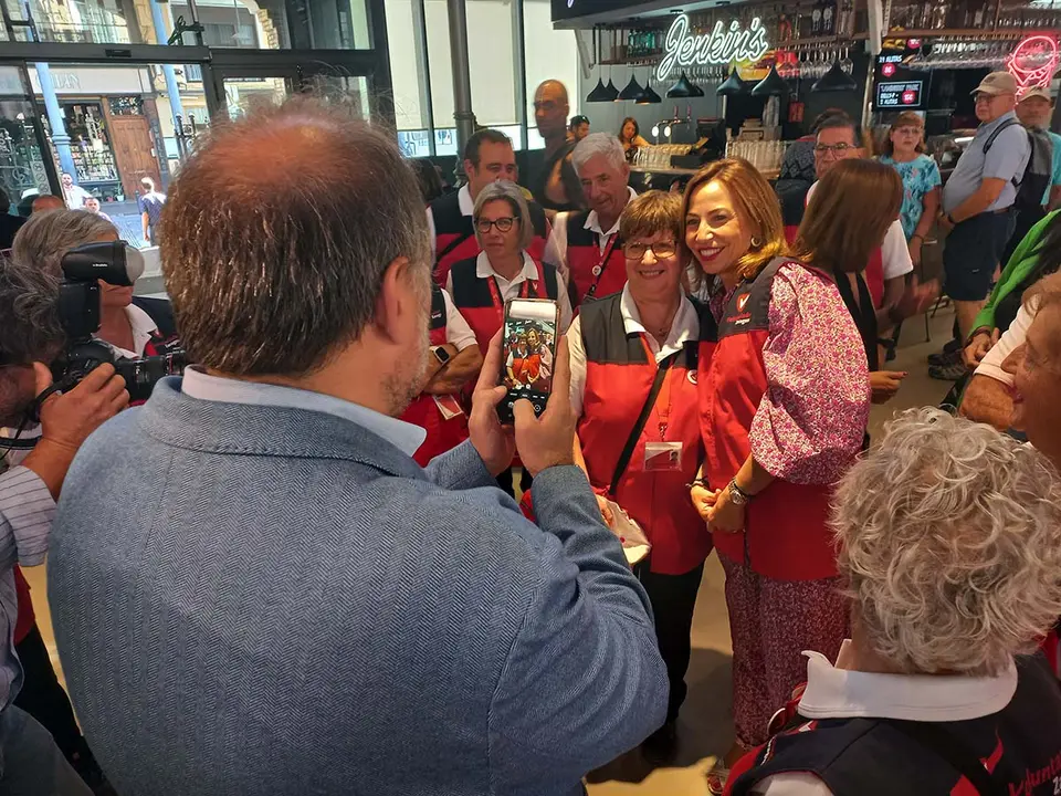 Natalia Chueca voluntarios Zaragoza Mercado Central