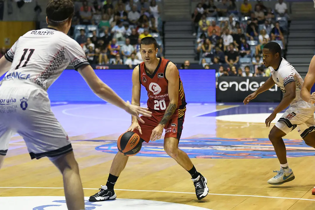 El buen tercer cuarto del Obradoiro pas&oacute; factura a los de Fisac. Fotograf&iacute;a: M. Arcay.