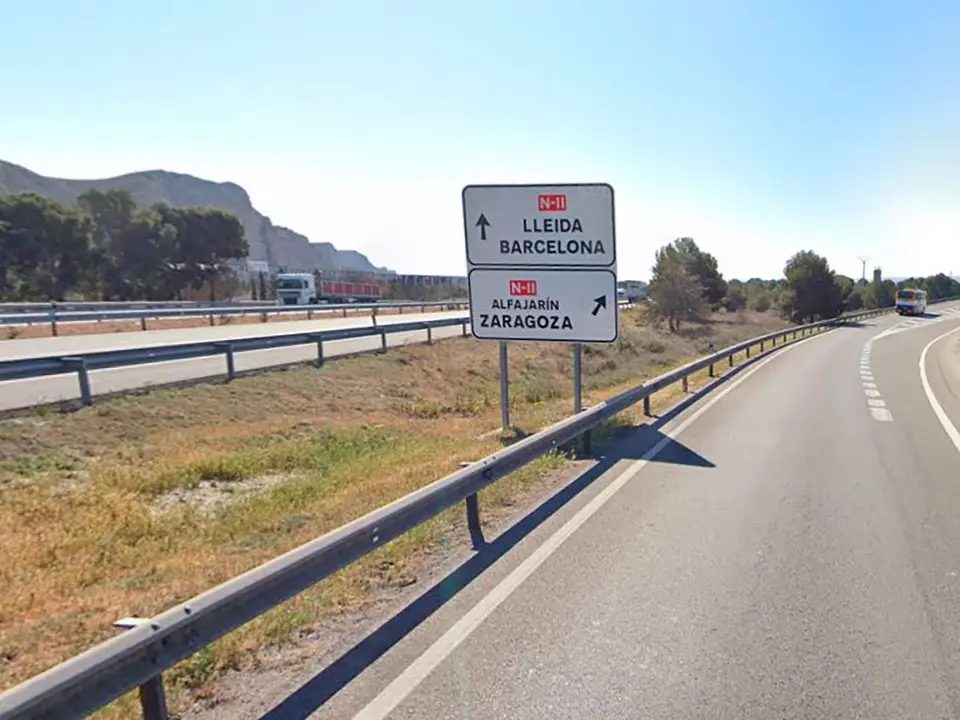 Un conductor caus&oacute; este domingo un accidente al chocar contra un cami&oacute;n despu&eacute;s de circular por la A-2 en direcci&oacute;n contraria por error. 