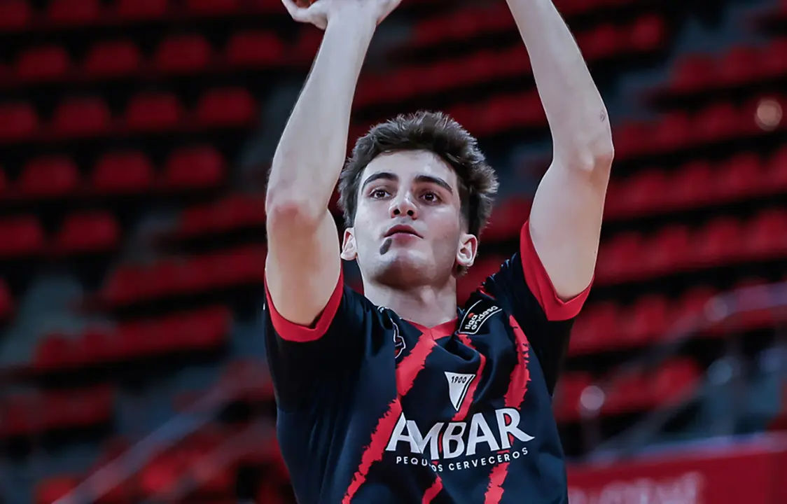 El jugador ha disputado cuatro jornadas con Anag&aacute;n-El Olivar de Liga EBA. Fotograf&iacute;a: Casademont Zaragoza.
