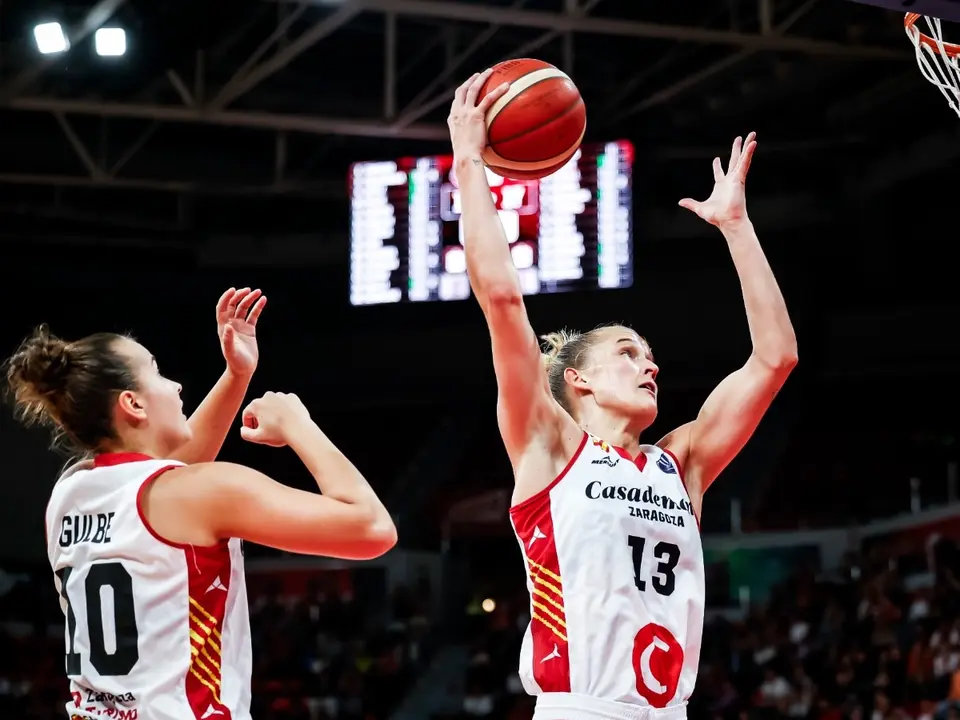 El Casademont logra su tercera victoria en Euroliga ante el Valencia Basket