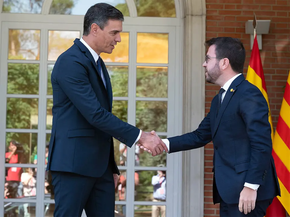 En total, la deuda de Arag&oacute;n asciende a unos 9.000 millones de euros, de los que alrededor de 5.000 ser&iacute;a con el Estado