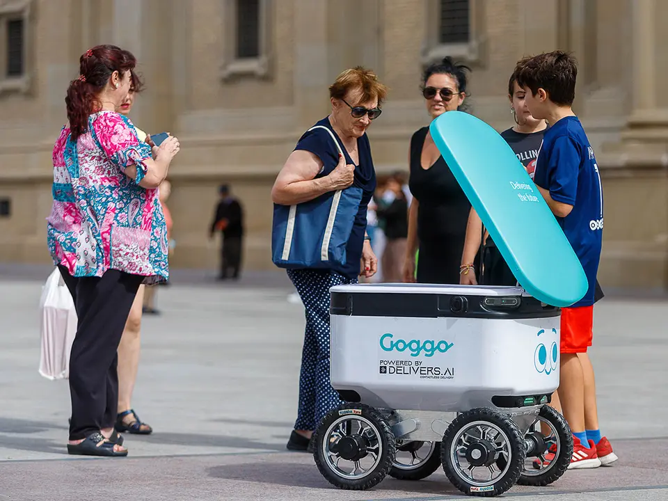 Estos robots destacaban por moverse de forma aut&oacute;noma y teledirigida dependiendo de la situaci&oacute;n en tiempo real. Fotograf&iacute;a: Ayuntamiento de Zaragoza.