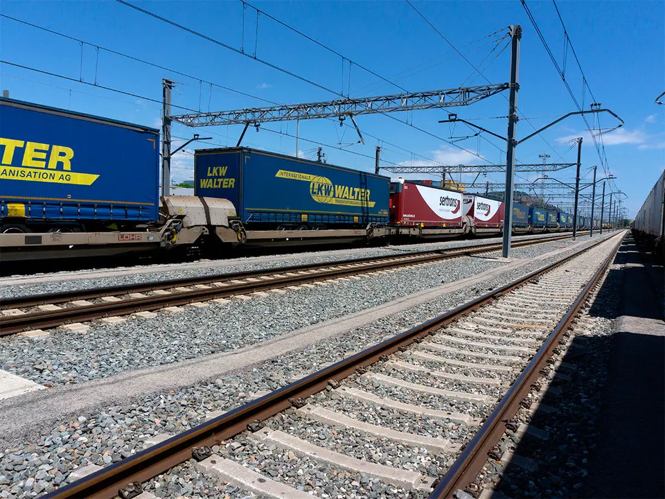 Entre los proyectos promovidos por Adif, se encuentra la autopista ferroviaria Algeciras-Zaragoza