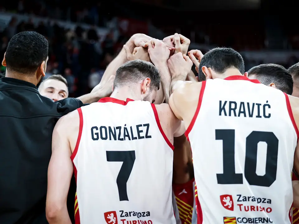 El Casademont, con tres triunfos y un partido todav&iacute;a por jugar, ante el Kalev/Cramo que ser&aacute; un mero tr&aacute;mite, ya est&aacute; clasificado y puede respirar en paz. Fotograf&iacute;a: Casademont Zaragoza.