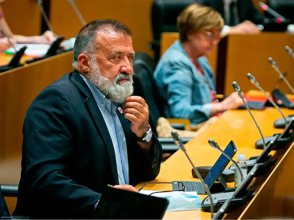 Sancho se encontraba en un bar junto a un grupo de diputados. Foto: PSOE