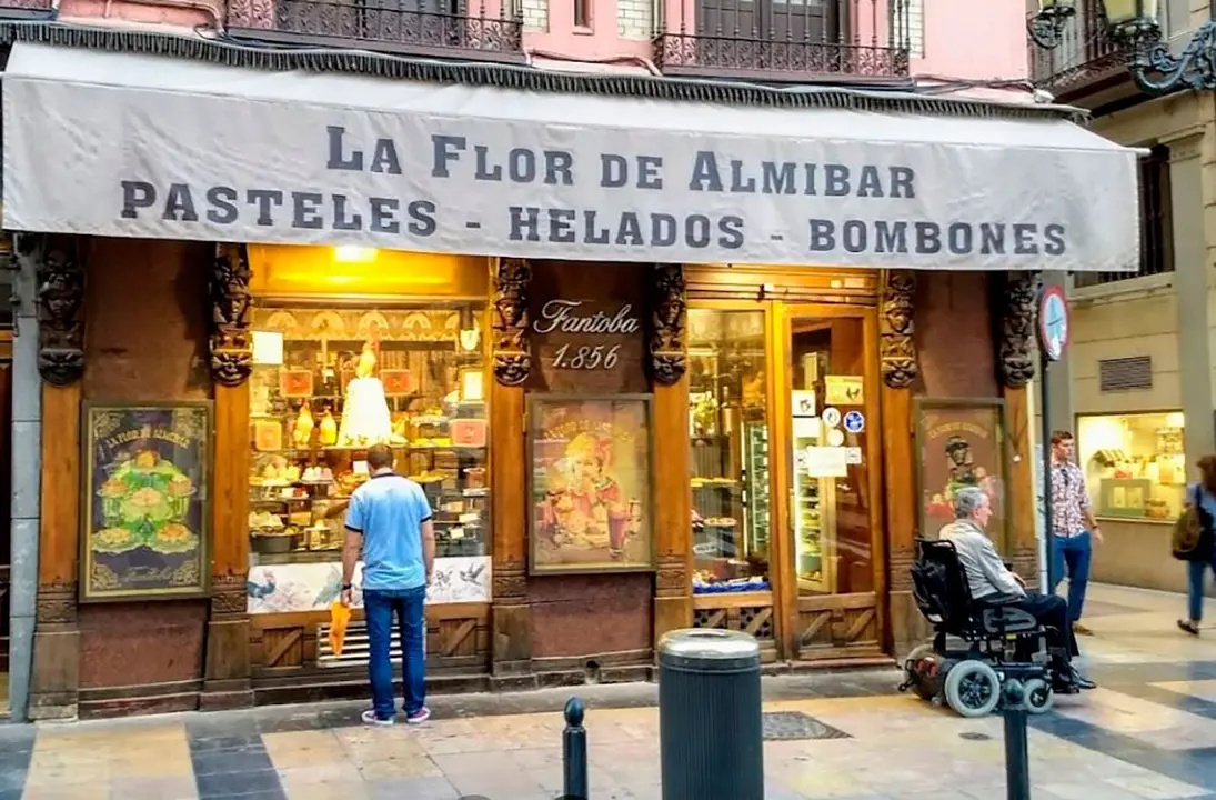 El arte del antiguo Egipto inspir&oacute; la decoraci&oacute;n de la emblem&aacute;tica pasteler&iacute;a Fantoba.