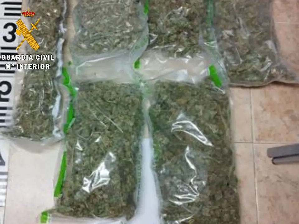 Tres detenidos cerca de Zaragoza por llevar m&aacute;s de tres kilos de Marihuana