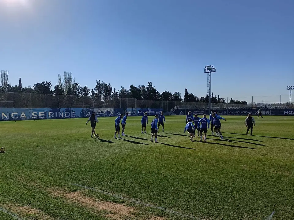 Jugadores entrenando en la ciudad Deportiva