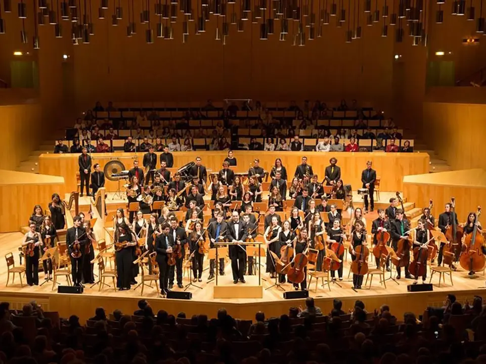Una veintena de conciertos y sesiones para j&oacute;venes (sinf&oacute;nicas, de c&aacute;mara y corales) con t&iacute;tulos embrujados y coproducciones acad&eacute;micas de &ldquo;m&aacute;ximo nivel&rdquo;. 
