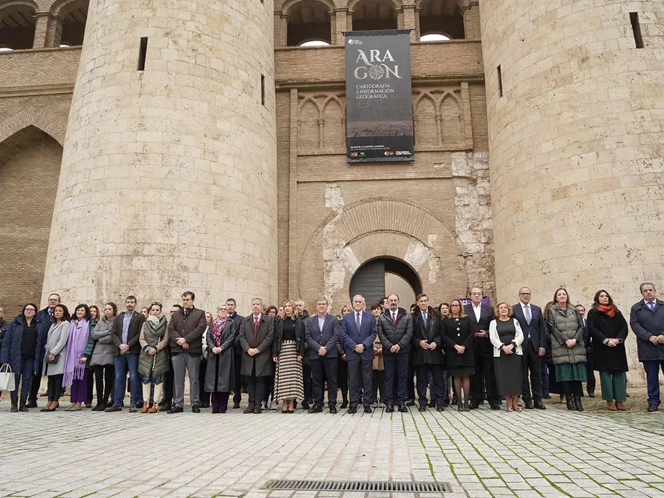 En 2022, tampoco hubo declaraci&oacute;n institucional pero Javier Sada s&iacute; encabez&oacute; el minuto de silencio. Foto: Cortes de Arag&oacute;n