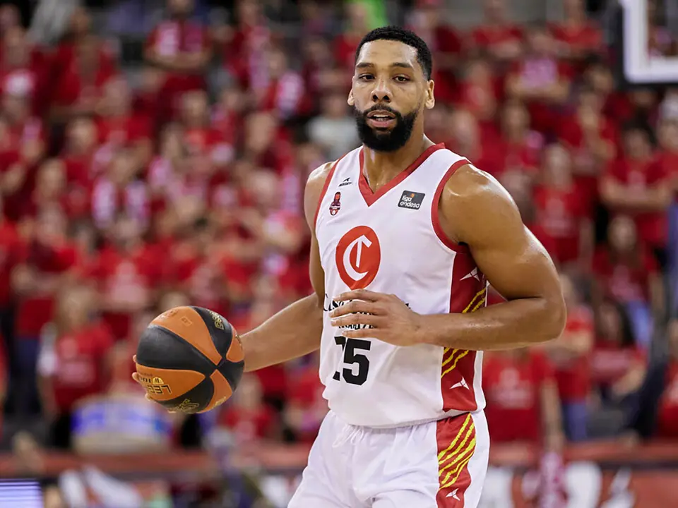 ahlil Okafor acepta una oferta de China y deja Casademont Zaragoza