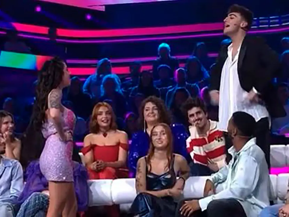 Juanjo y Naiara cantaron a d&uacute;o una jota en la primera Gala de Operaci&oacute;n Triunfo.