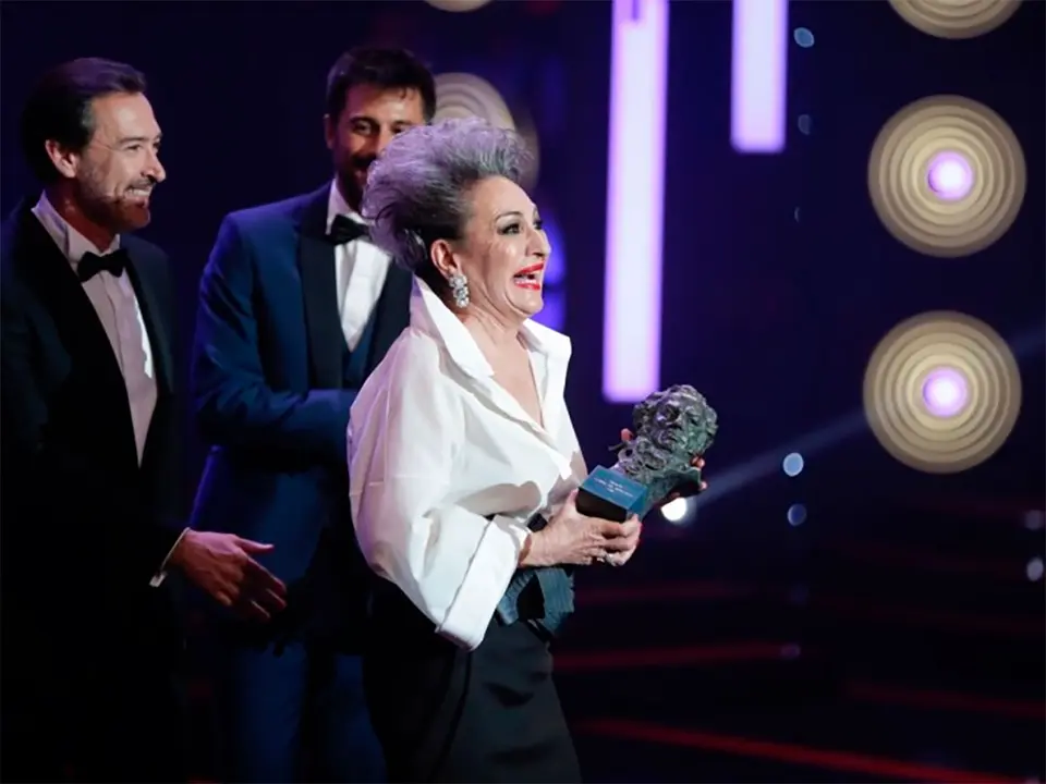 Luisa Gavasa estrena &ldquo;Historias&rdquo;, una pel&iacute;cula coral con el espectador como protagonista