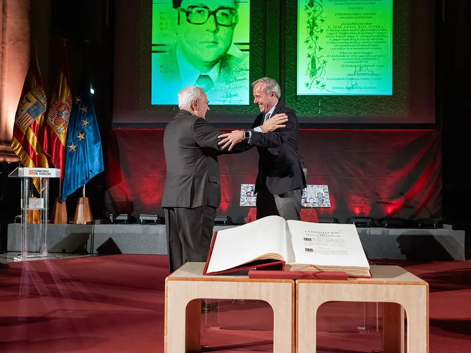 La entrega del Premio Gabriel Cisneros ha tenido lugar en la Sala de la Corona del Edificio Pignatelli