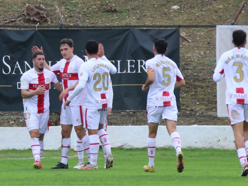Partido complicado el que tuvo que superar el Huesca ante el Antequera. Fotograf&iacute;a: S.D. Huesca.