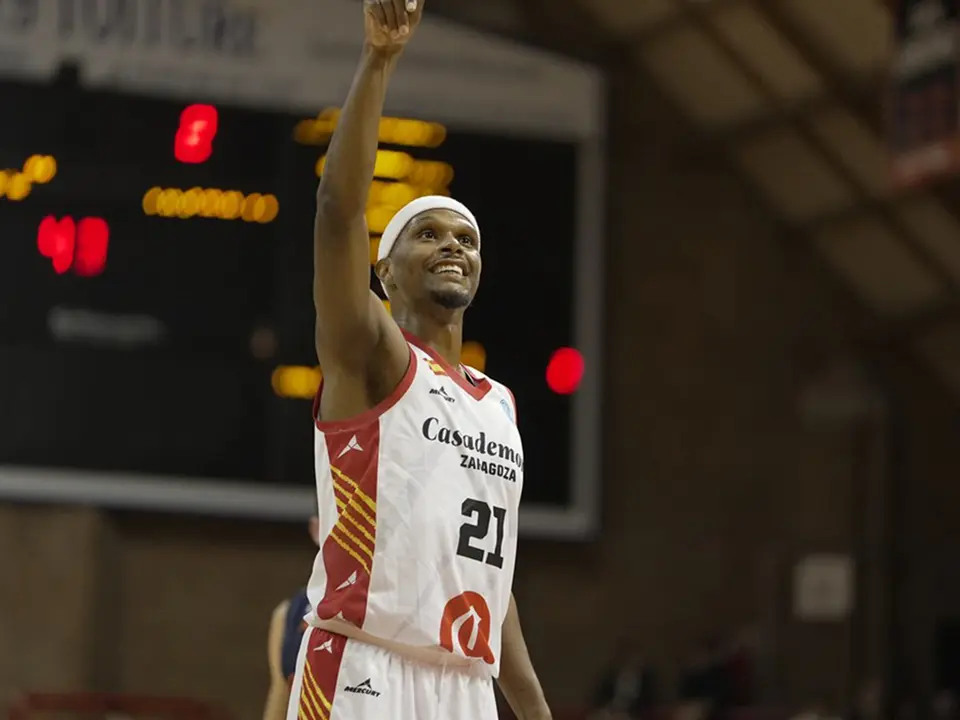 McFadden revolucion&oacute; el partido desde la l&iacute;nea de tres, aunque no bast&oacute; para ganar al Gravelines. Fotograf&iacute;a: Casademont Zaragoza.